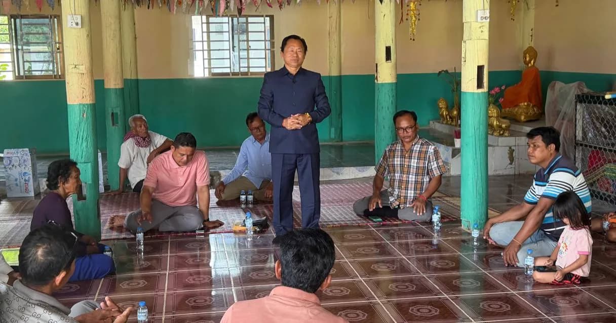 សំណេះសំណាលជាមួយសាខាបក្សភូមិប៉ាលហាល ដោយអមដំណើរមាន ក្រុមការងារ បេក្ខភាពក្រុមប្រឹក្សាឃុំ និងសមាជិក សមាជិការ