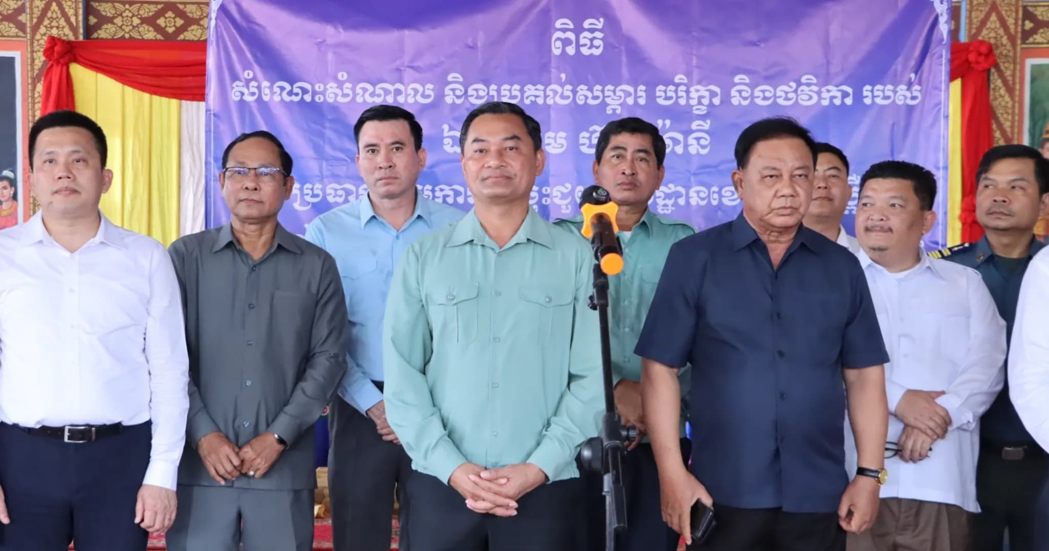 ឯកឧត្តមបណ្ឌិតអភិបាលខេត្ត អញ្ជើញសំណេះសំណាល និងប្រគល់អំណោយរបស់ ឯកឧត្តមហ៊ុន ម៉ានី ជូនគ្រួសារវីរកងទ័ព ២៧៧គ្រួសារ នៅក្រុងច្បារមន ‎