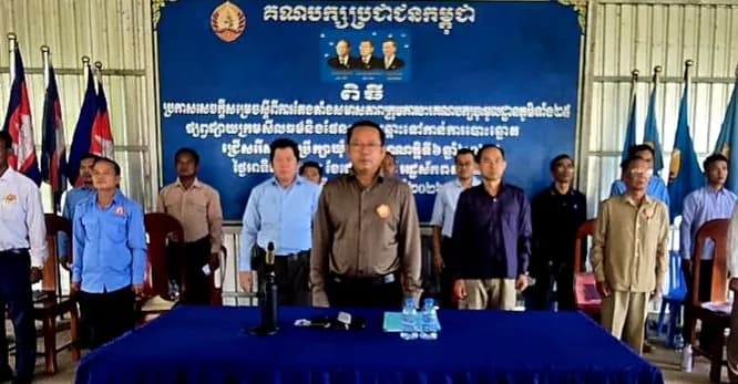 កិច្ចប្រជុំបូកសរុបការងារបក្សប្រចាំខែតុលា និងការឧបត្ថម្ភដល់អង្គកឋិនទានក្នុងមូលដ្ឋាន