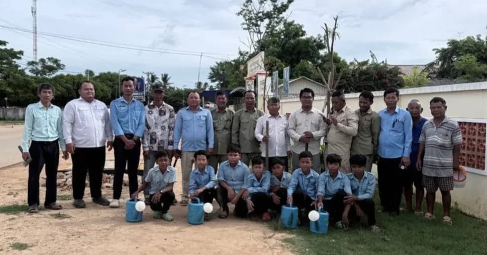 រដ្ឋបាលស្រុកកណ្តៀង បន្តជំរុញចលនាដាំកូនឈើ និងសម្អាតបរិស្ថាន ដើម្បីសោភ័ណភាព និងការអភិវឌ្ឍប្រកបដោយចីរភាព