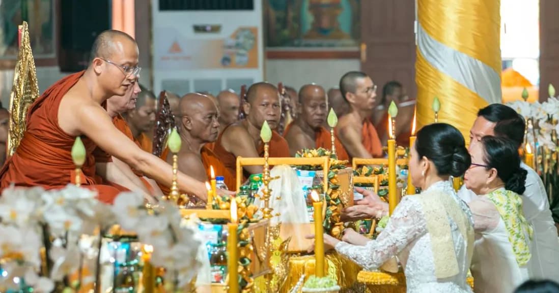 សូត្រមន្តចូលវេនកាន់បិណ្ឌទី៨ នៃពិធីបុណ្យកាន់បិណ្ឌ នៅពុទ្ធមណ្ឌលវិបស្សនាធុរៈ នៃព្រះរាជាណាចក្រកម្ពុជា (ភ្នំព្រះរាជទ្រព្យ)