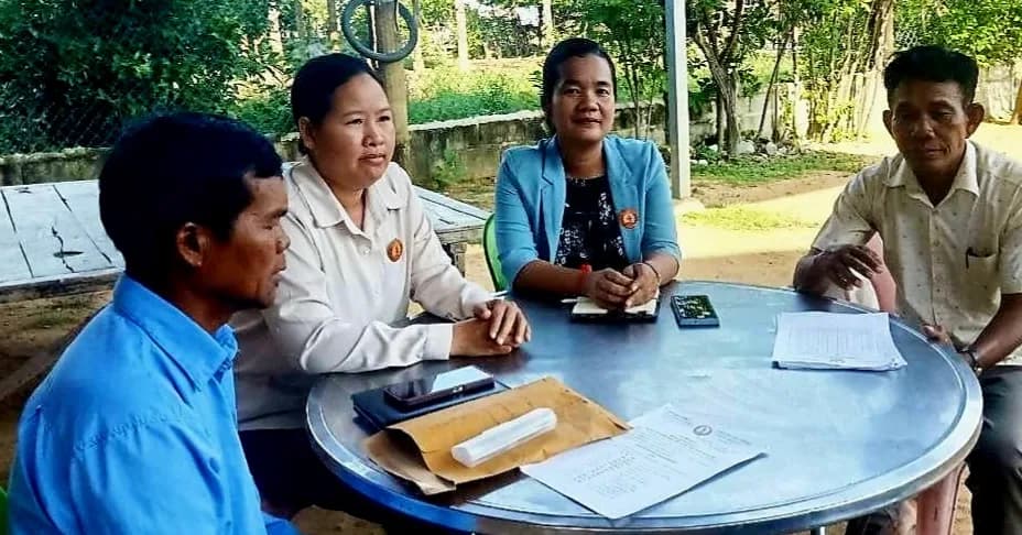 ក្រុមការងារគណបក្សចុះមូលដ្ឋានភូមិពេជ្រមុនី ប្រជុំពិភាក្សាពង្រីកសមាជិកបក្ស និងជំរុញការងារពិនិត្យបញ្ជីឈ្មោះបោះឆ្នោត