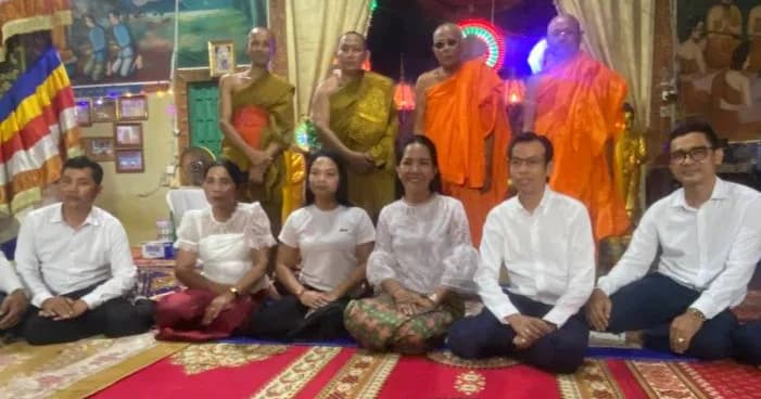 ឯកឧត្តម ថេង បញ្ញាធន ចាត់តំណាងនាំយកបច្ច័យបុណ្យភ្ជុំបិណ្ឌ ជូនដល់វត្តអង្គតេម ស្រុកគងពិសី