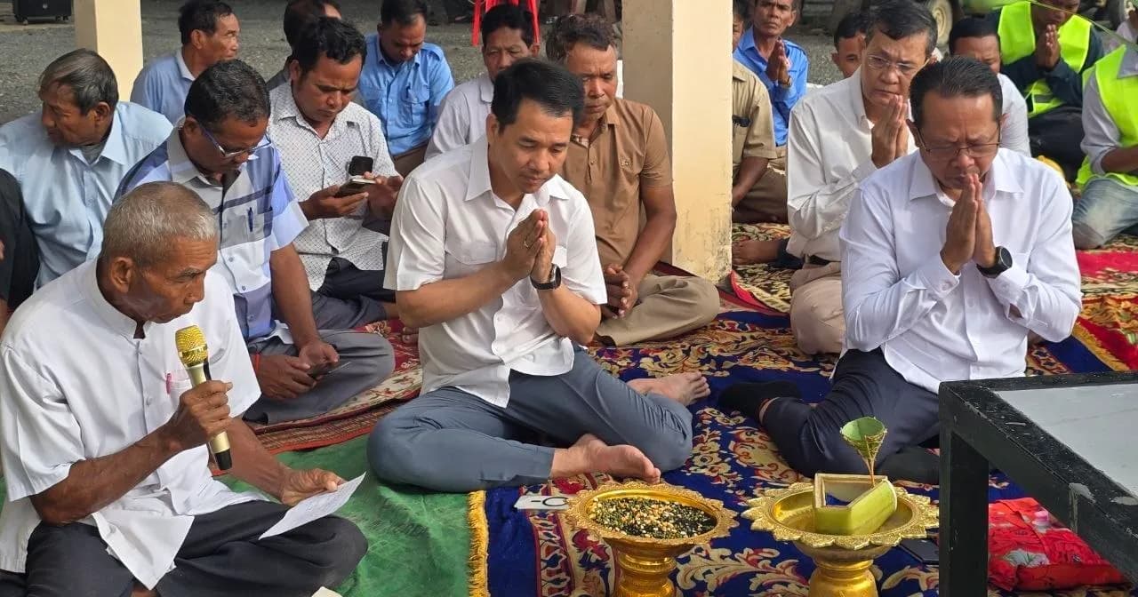 ប្រារព្ធពិធីក្រុងពាលីសុំម្ចាស់ទឹកម្ចាស់ដីដើម្បីសាងសង់អាគារទីស្នាក់ការបក្សប្រជាជនកម្ពុជាឃុំជង្រុក និងសកម្មភាពនានារបស់ថ្នាក់ដឹកនាំឃុំ ស្រុកបានជួប និងសំណេះសំណាលជាមួយបងប្អូនប្រជាពលរដ្ឋ
