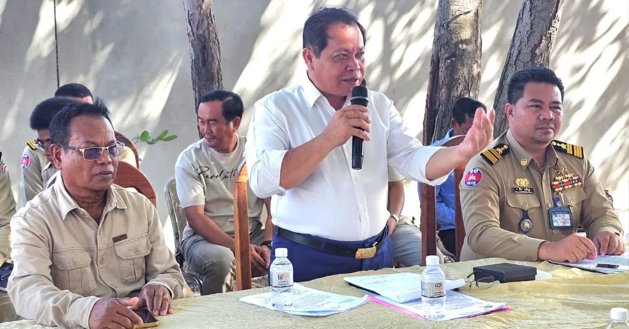 ក្រុមការងារចម្រុះខេត្តកំពង់ស្ពឺ ចុះធ្វើបច្ចុប្បន្នភាពទិន្នន័យ និងរៀបចំឯកសារ ក២ ក៤ និងក៩ ជូនប្រជាពលរដ្ឋនៅឃុំត្រពាំងគង
