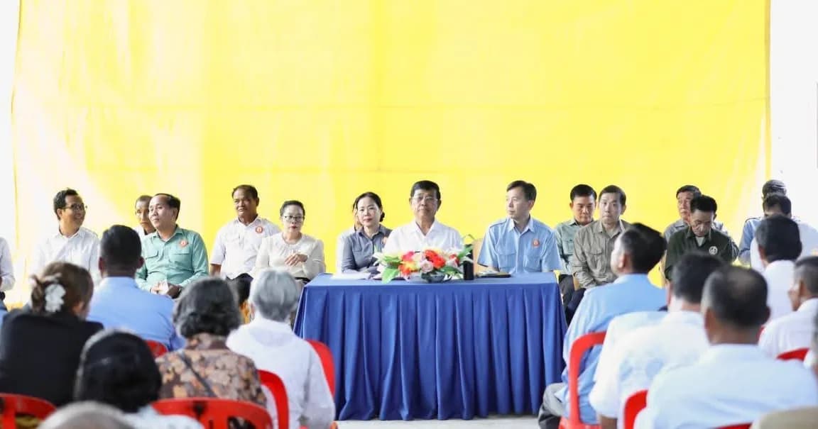 សំណេះសំណាលជាមួយក្រុមការងារចុះមូលដ្ឋានភូមិ នៅភូមិស្វាយ ឃុំពេជ្រមុនី និង ឃុំព្រៃញាតិ
