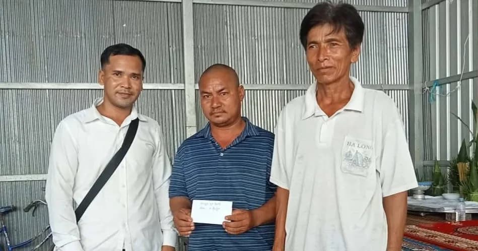 អាជ្ញាធរឃុំព្រះនិព្វាន្ត ចុះសួរសុខទុក្ខគ្រួសារក្រីក្រ និងនាំយកថវិកាចូលរួមបុណ្យសពប្រជាពលរដ្ឋក្នុងមូលដ្ឋាន