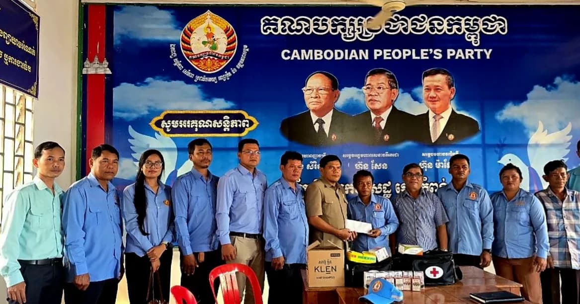 ក្រុមការងារ ឯកឧត្តមបណ្ឌិត ហេង សុខគង់ និងក្រុមគ្រូពេទ្យចុះពិនិត្យសុខភាព និងចែកថ្នាំជូនប្រជាពលរដ្ឋដល់ខ្នងផ្ទះនៅស្រុកបសេដ្ឋ