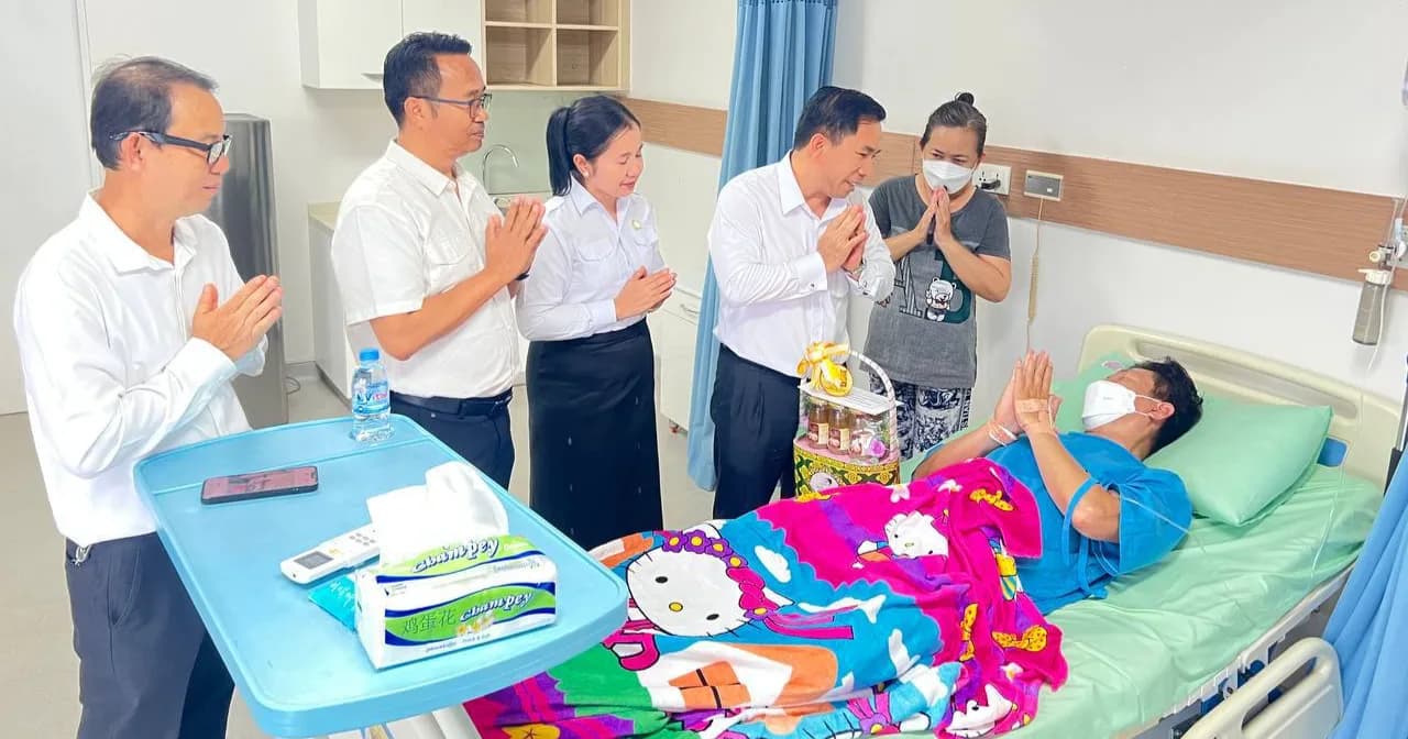 🙏 ឧបនាយករដ្ឋមន្ត្រី ហ៊ុន ម៉ានី ចាត់តំណាងចុះសួរសុខទុក្ខមន្ត្រីសុខាភិបាលខេត្តកំពង់ស្ពឺ ដែលកំពុងសម្រាកព្យាបាលជំងឺបេះដូងនៅមន្ទីរពេទ្យ មិត្តភាពខ្មែរសូវៀត🙏