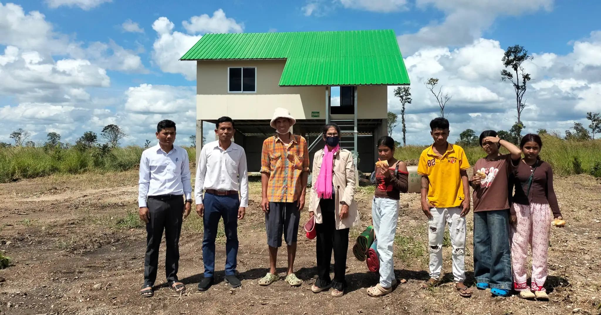ប្រជាពលរដ្ឋ ១១ គ្រួសារ មកពីខេត្តកំពង់ស្ពឺ បានអញ្ជើញទៅដល់ទីតាំងដីសម្បទានសង្គមកិច្ច ក្នុងស្រុកសេសាន ខេត្តស្ទឹងត្រែង