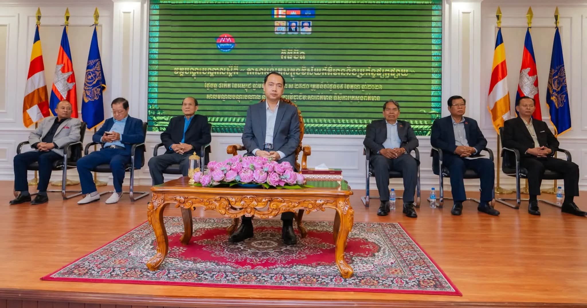 ឯកឧត្តម នេត្រ ភក្ត្រា រដ្ឋមន្ត្រីក្រសួងព័ត៌មាន នៅព្រឹកថ្ងៃទី១៩ ខែតុលា ឆ្នាំ២០២៦នេះ បានអញ្ជើញជាអធិបតីក្នុងពិធីបិទវគ្គបណ្តុះបណ្តាល «ភាសាអង់គ្លេសក្នុងវិស័យព័ត៌មាន និងប្រព័ន្ធផ្សព្វផ្សាយ» ដែលប្រព្រឹត្តទៅនៅសាលាបណ្តុះបណ្តាល និងវិក្រឹតការវិជ្ជាជីវៈសារព័ត៌មាន ទីស្តីការក្រសួងព័ត៌មាន