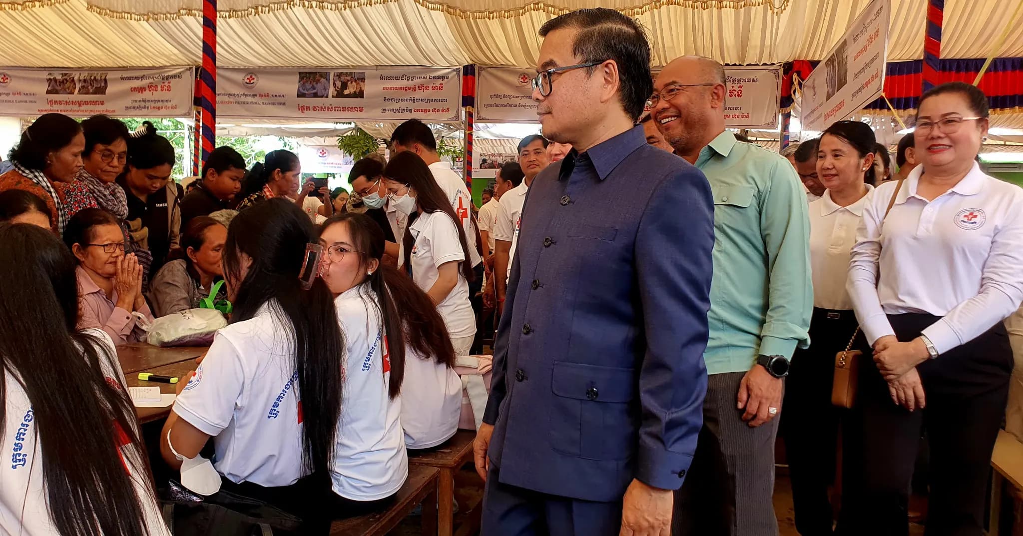 ក្រុមគ្រូពេទ្យស្ម័គ្រចិត្ត ឯកឧត្តម ហ៊ុន ម៉ានី ចុះពិនិត្យ និងព្យាបាលជំងឺជូនប្រជាពលរដ្ឋជាង ៥.០០០នាក់ ដោយឥតគិតថ្លៃ នៅក្រុងច្បារមន