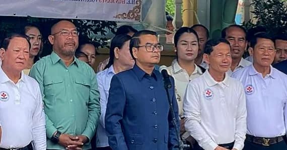 ក្រុមការងារគ្រូពេទ្យស្ម័គ្រចិត្ត ឯកឧត្តម ហ៊ុន ម៉ានី ចុះពិនិត្យ និងព្យាបាលជំងឺជូនប្រជាពលរដ្ឋនៅខេត្តកំពង់ស្ពឺដោយឥតគិតថ្លៃ សម្រេចបានជាង ១ម៉ឺន ១ពាន់នាក់