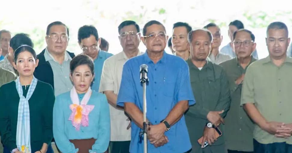 ប្រជាពលរដ្ឋជិត1000គ្រួសារ រងគ្រោះទឹកជំនន់ បានមករស់នៅទីទួលសុវត្ថិភាព មង្គលបូរី បានទទួលអំណោយ ពីឯកឧត្តម កែ គិមយ៉ាន ឧត្ដមប្រឹក្សាផ្ទាល់ ព្រះមហាក្សត្រ និងអ្នកតំណាងរាស្ត្រខេត្តបន្ទាយមានជ័យ ។ ផលិតដោយ៖ ក្រុមការងារទូរទស្សន៍ជាតិនៃមន្ទីរព័ត៌មានខេត្តបន្ទាយមានជ័យ