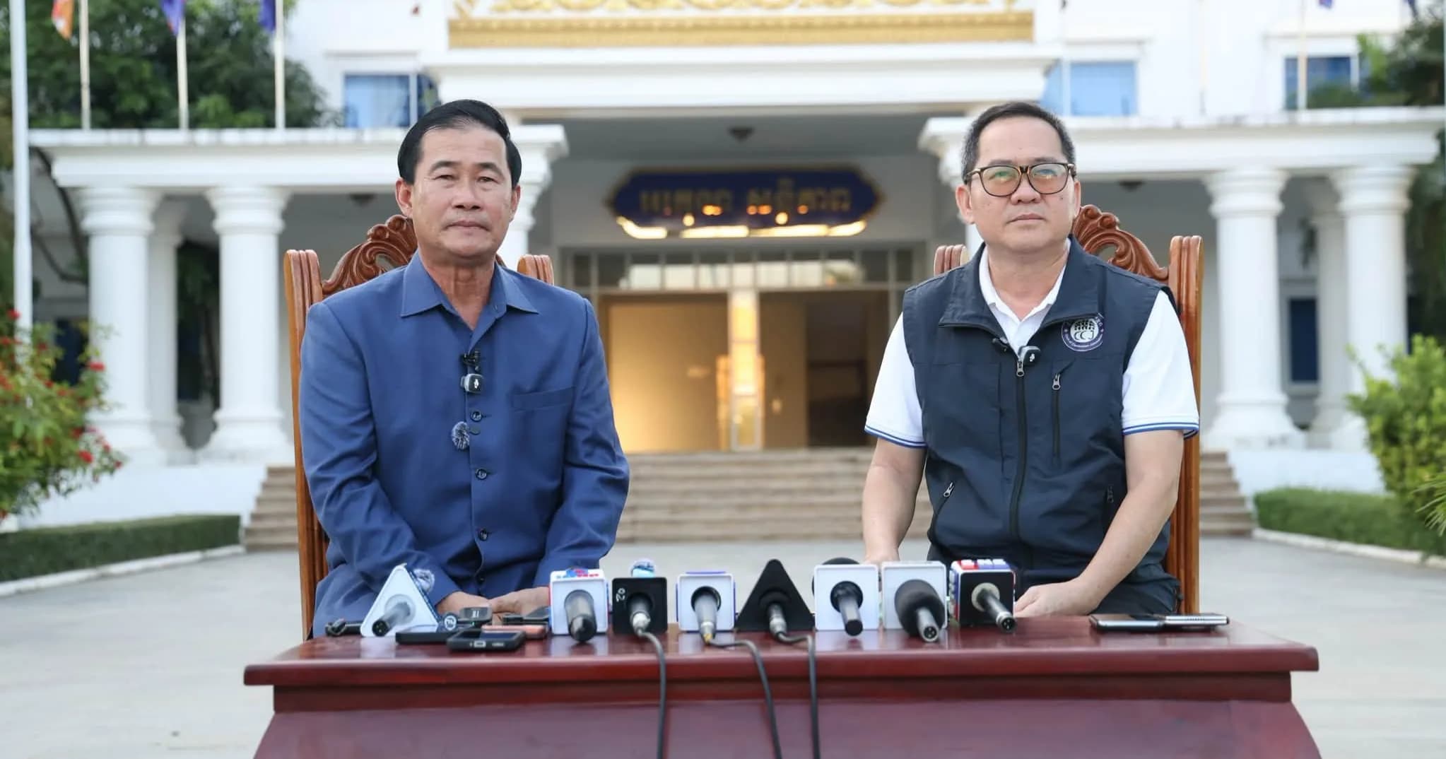 ក្រុមអ្នកសារព័ត៌មានមកពី២២ស្ថាប័ន ចូលជួបសម្ភាសន៍ឯកឧត្តម ខូយ រីដា ក្នុងបេសកកម្មផ្សព្វផ្សាយសក្តានុពលទេសចរណ៍ខេត្តពោធិ៍សាត់