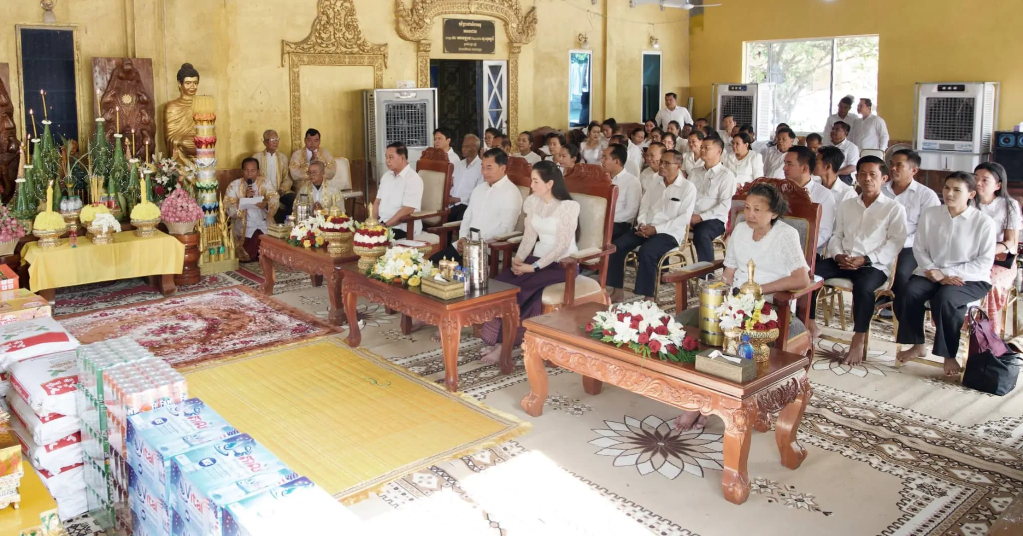 អភិបាលខេត្ត និងប្រធានក្រុមប្រឹក្សាខេត្តកំពង់ស្ពឺ ដឹកនាំមន្ត្រីរាជការ និងពុទ្ធបរិស័ទ រាប់បាត្រកាន់បិណ្ឌវេនទី៧ នៅវត្តចំបក់ពោធិពាន់