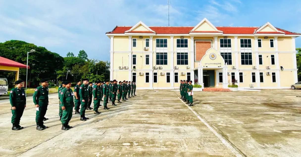 ក្រុមប្រចាំបញ្ជាវេនទី៦ ដេីម្បីតាមដានសភាពការណ៍សន្តិសុខនៅទូទាំងខេត្ដ.,, ✅ ដើម្បីទទួលបានកិច្ចអន្ដរាគមន៍ ☎️ 097 778 0018 Hotline